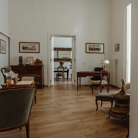 Bed & Breakfast Lo Specchio Dei Papiri Neapol