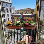 Lo Specchio Dei Papiri Neapel