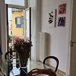 Bed & Breakfast Lo Specchio Dei Papiri Neapel