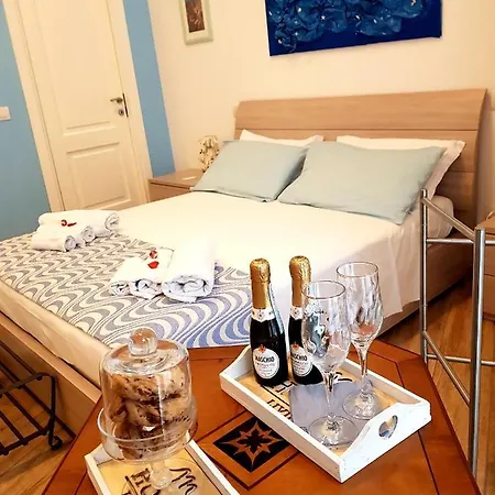 Lo Specchio Dei Papiri Naples