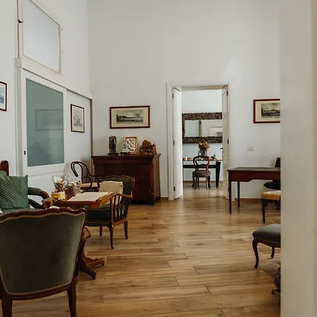 Lo Specchio Dei Papiri 4* Naples