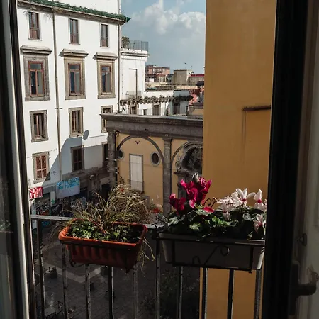 Lo Specchio Dei Papiri Bed & Breakfast 4*