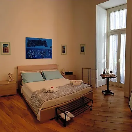Lo Specchio Dei Papiri Bed & Breakfast