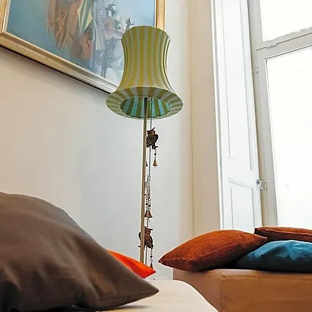 Lo Specchio Dei Papiri Bed & Breakfast Napoli