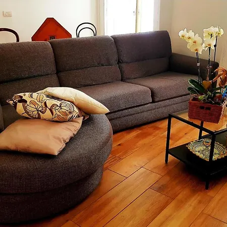 Couette-café Lo Specchio Dei Papiri 4*