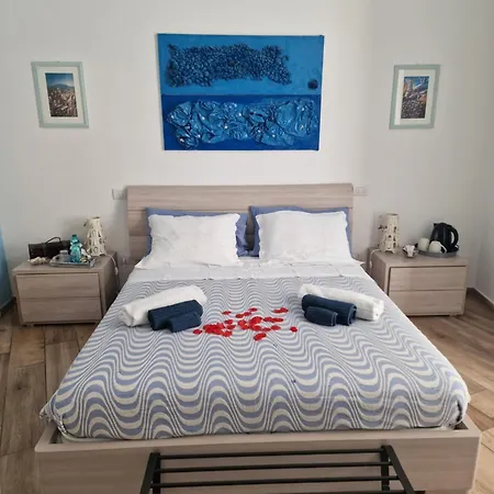 Bed and Breakfast Lo Specchio Dei Papiri 4*